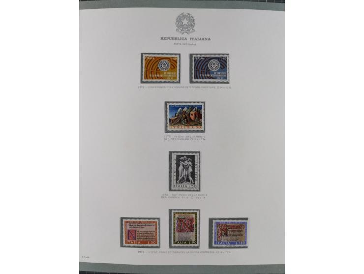 1945/1980, mostly mint never hinged collection with only a few unused, including Airmail and Express stamps, some better sets