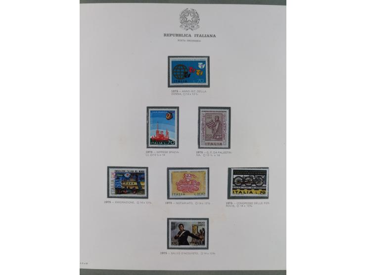 1945/1980, mostly mint never hinged collection with only a few unused, including Airmail and Express stamps, some better sets