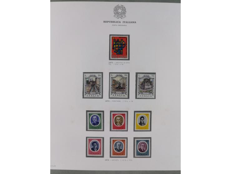 1945/1980, mostly mint never hinged collection with only a few unused, including Airmail and Express stamps, some better sets