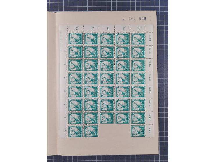 1949/53, postfrische Partie, fast ausschließlich in Bogen teilen und Bogen, dabei Bach (50), Köpfe II (ca. 10), etc.