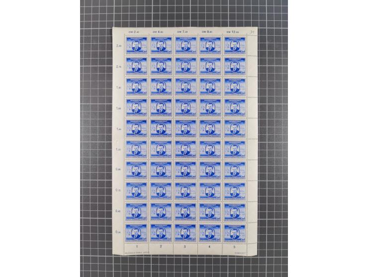 1949/53, postfrische Partie, fast ausschließlich in Bogen teilen und Bogen, dabei Bach (50), Köpfe II (ca. 10), etc.