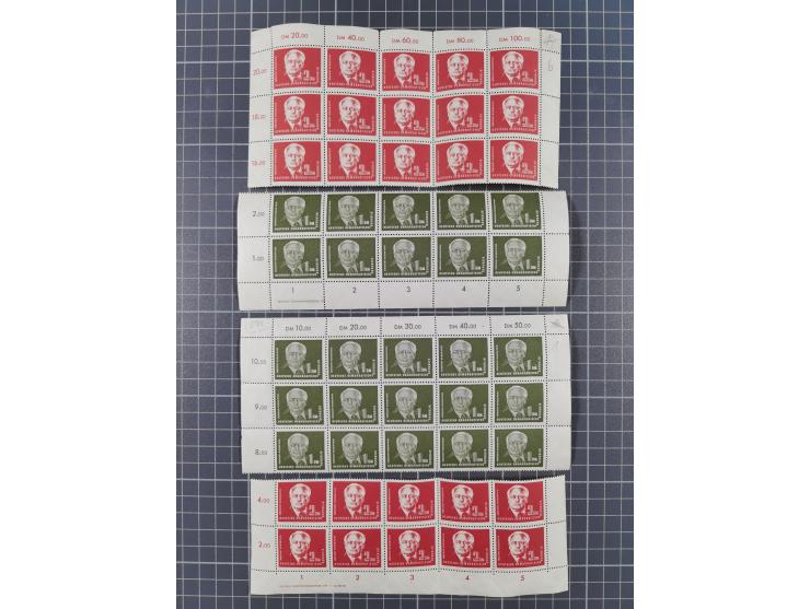 1949/53, postfrische Partie, fast ausschließlich in Bogen teilen und Bogen, dabei Bach (50), Köpfe II (ca. 10), etc.