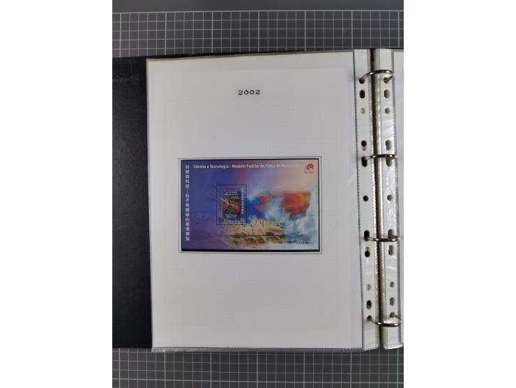 1999/2004, Collection unused in album, including 33 souvenir sheets, booklets, all mint never hinged