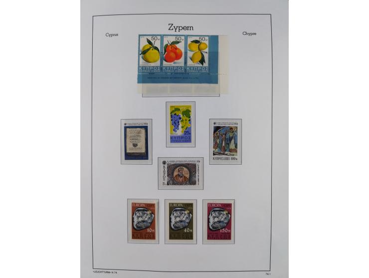 1960/2000, seemingly complete mint never hinged collection including miniature sheets.&nbsp;