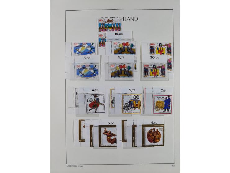 1948/90, in den Hauptnummern postfrische überkomplette Sammlung, dabei Mi.-Nr. 1-20 OR, 21-34 mit 33-34 OR (FA Schlegel BPP),