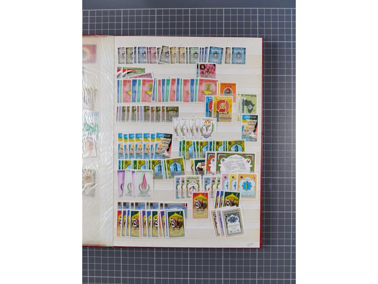 1900/82, interesting holding in stockbook, modern part unused, noted Italian Post Offices in Libia, Eritrea, Somalia, Benadir