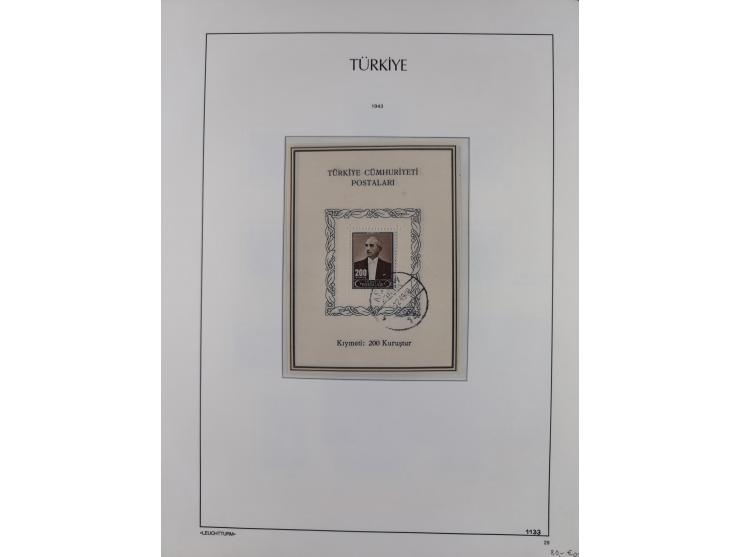 1920/69, mostly unused/mint and cancelled collection ‘Republic of Turkey’ in album with some better and complete issues Angor