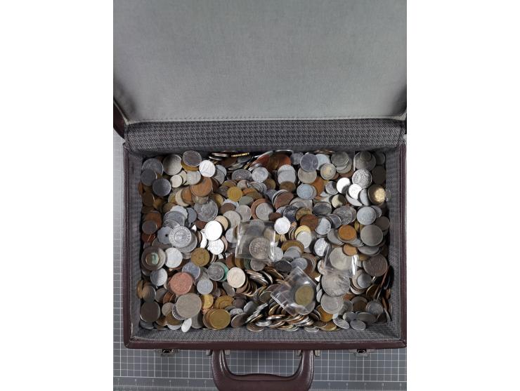 ALLE WELT: 1900/90 ca., Koffer mit Umlaufmünzen, ca. 6,5 kg
