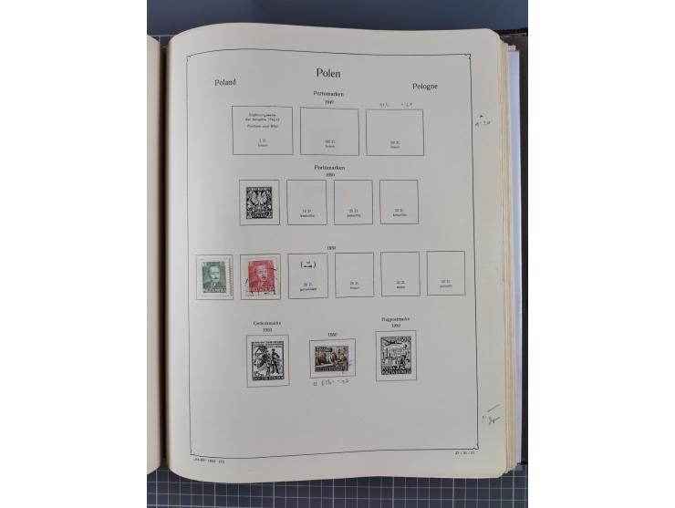 1918/89 (ca.), mint never hinged/unused and mostly used collection with duplicates, including Polish areas, Schlesien, etc., 