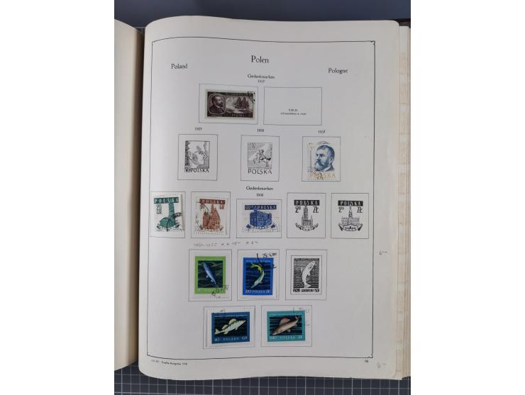 1918/89 (ca.), mint never hinged/unused and mostly used collection with duplicates, including Polish areas, Schlesien, etc., 