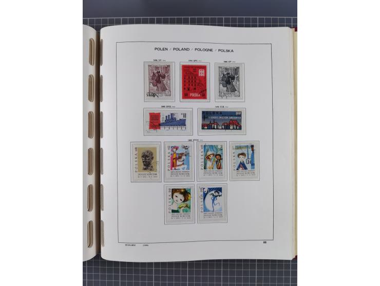 1918/89 (ca.), mint never hinged/unused and mostly used collection with duplicates, including Polish areas, Schlesien, etc., 