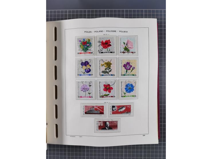 1918/89 (ca.), mint never hinged/unused and mostly used collection with duplicates, including Polish areas, Schlesien, etc., 