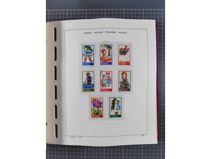 1918/89 (ca.), mint never hinged/unused and mostly used collection with duplicates, including Polish areas, Schlesien, etc., 