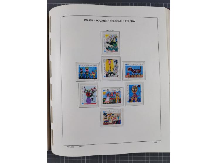 1918/89 (ca.), mint never hinged/unused and mostly used collection with duplicates, including Polish areas, Schlesien, etc., 