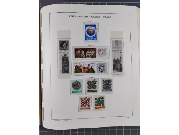 1918/89 (ca.), mint never hinged/unused and mostly used collection with duplicates, including Polish areas, Schlesien, etc., 