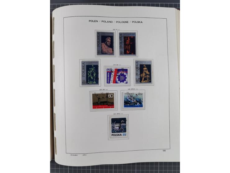 1918/89 (ca.), mint never hinged/unused and mostly used collection with duplicates, including Polish areas, Schlesien, etc., 