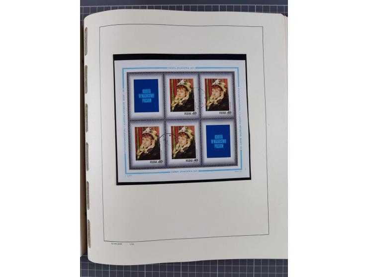 1918/89 (ca.), mint never hinged/unused and mostly used collection with duplicates, including Polish areas, Schlesien, etc., 