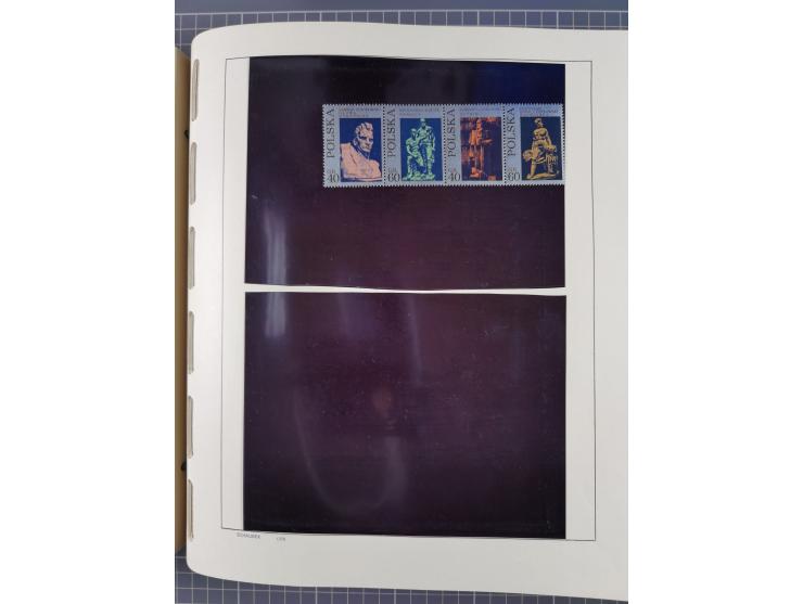 1918/89 (ca.), mint never hinged/unused and mostly used collection with duplicates, including Polish areas, Schlesien, etc., 