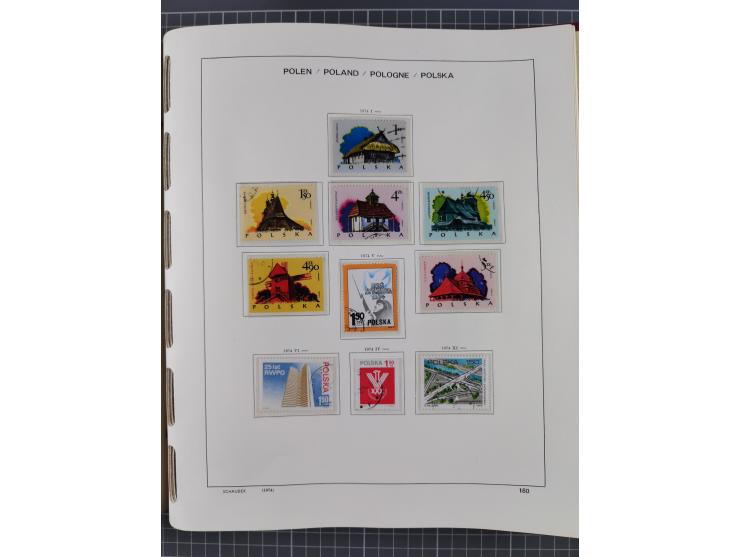 1918/89 (ca.), mint never hinged/unused and mostly used collection with duplicates, including Polish areas, Schlesien, etc., 