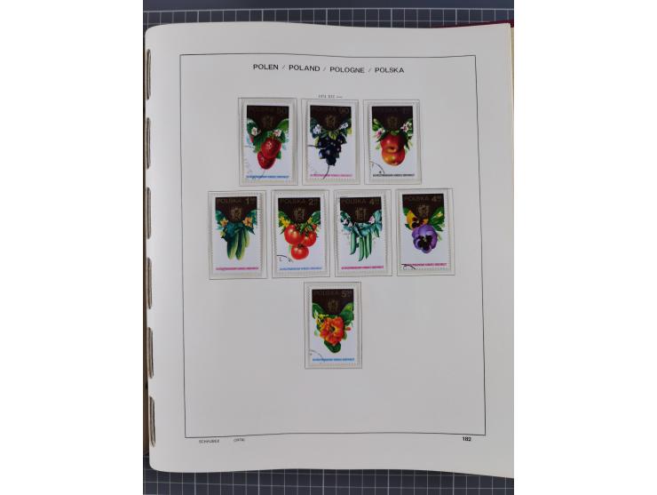 1918/89 (ca.), mint never hinged/unused and mostly used collection with duplicates, including Polish areas, Schlesien, etc., 