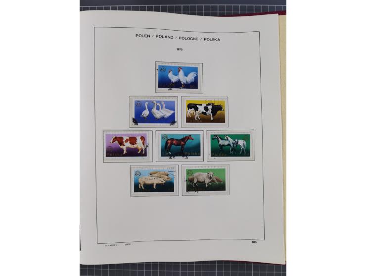 1918/89 (ca.), mint never hinged/unused and mostly used collection with duplicates, including Polish areas, Schlesien, etc., 