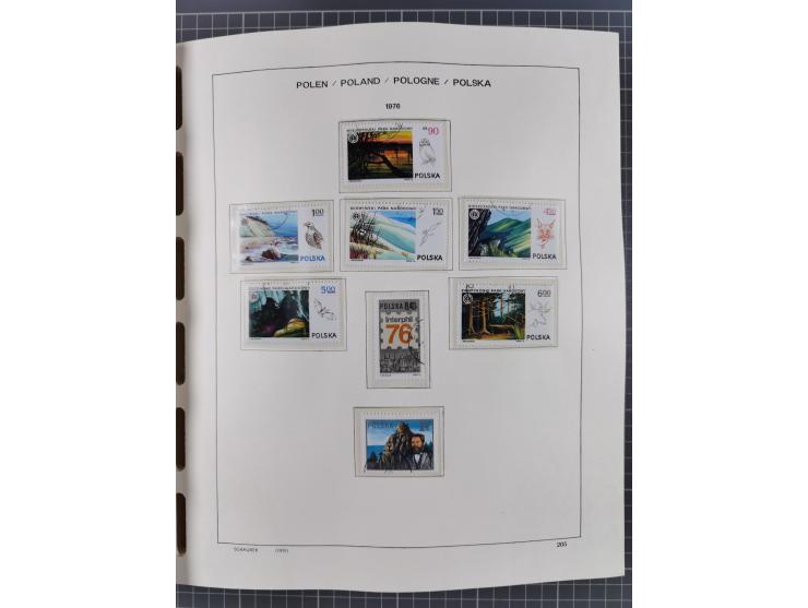 1918/89 (ca.), mint never hinged/unused and mostly used collection with duplicates, including Polish areas, Schlesien, etc., 