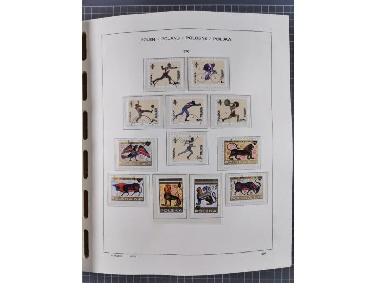 1918/89 (ca.), mint never hinged/unused and mostly used collection with duplicates, including Polish areas, Schlesien, etc., 