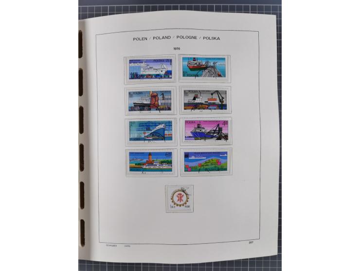 1918/89 (ca.), mint never hinged/unused and mostly used collection with duplicates, including Polish areas, Schlesien, etc., 