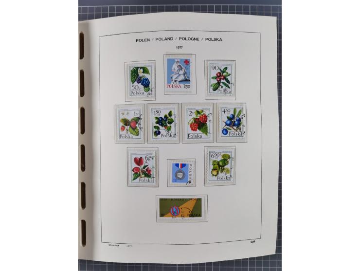 1918/89 (ca.), mint never hinged/unused and mostly used collection with duplicates, including Polish areas, Schlesien, etc., 