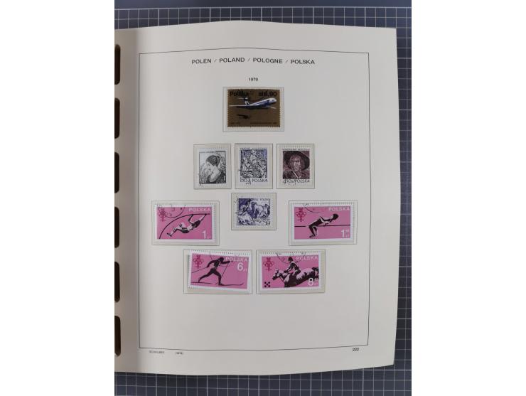 1918/89 (ca.), mint never hinged/unused and mostly used collection with duplicates, including Polish areas, Schlesien, etc., 