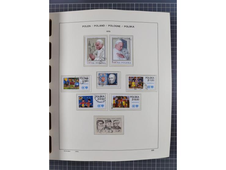 1918/89 (ca.), mint never hinged/unused and mostly used collection with duplicates, including Polish areas, Schlesien, etc., 