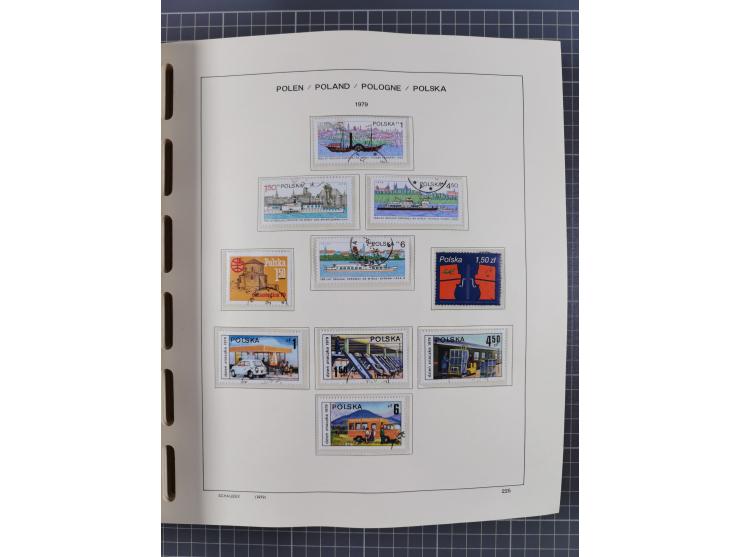 1918/89 (ca.), mint never hinged/unused and mostly used collection with duplicates, including Polish areas, Schlesien, etc., 