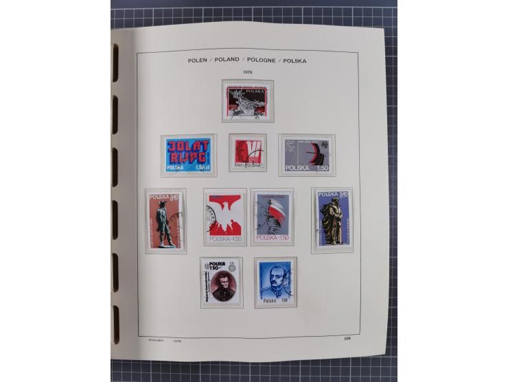 1918/89 (ca.), mint never hinged/unused and mostly used collection with duplicates, including Polish areas, Schlesien, etc., 