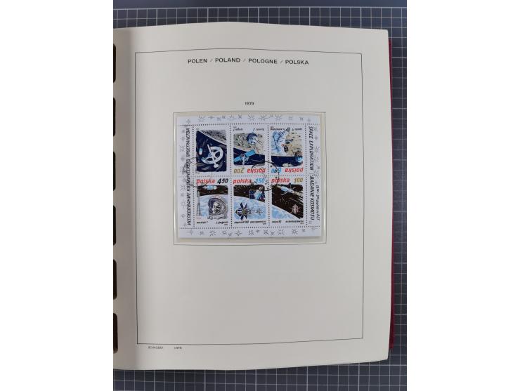 1918/89 (ca.), mint never hinged/unused and mostly used collection with duplicates, including Polish areas, Schlesien, etc., 