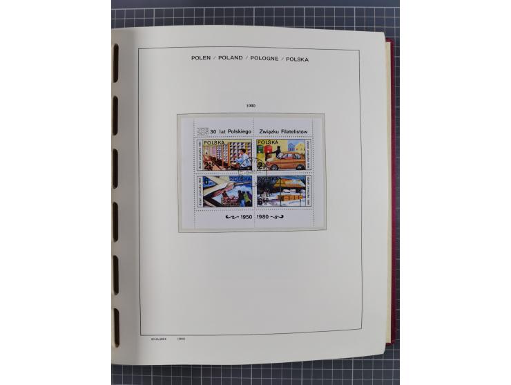 1918/89 (ca.), mint never hinged/unused and mostly used collection with duplicates, including Polish areas, Schlesien, etc., 