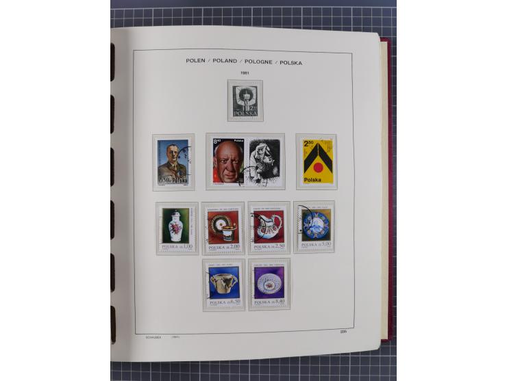 1918/89 (ca.), mint never hinged/unused and mostly used collection with duplicates, including Polish areas, Schlesien, etc., 