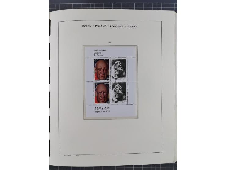 1918/89 (ca.), mint never hinged/unused and mostly used collection with duplicates, including Polish areas, Schlesien, etc., 