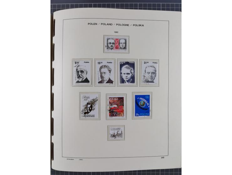 1918/89 (ca.), mint never hinged/unused and mostly used collection with duplicates, including Polish areas, Schlesien, etc., 