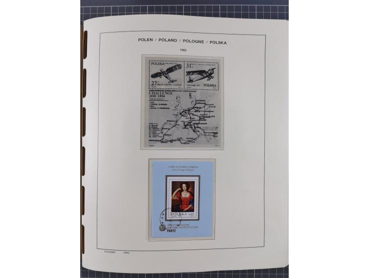 1918/89 (ca.), mint never hinged/unused and mostly used collection with duplicates, including Polish areas, Schlesien, etc., 