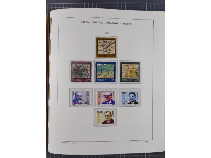 1918/89 (ca.), mint never hinged/unused and mostly used collection with duplicates, including Polish areas, Schlesien, etc., 