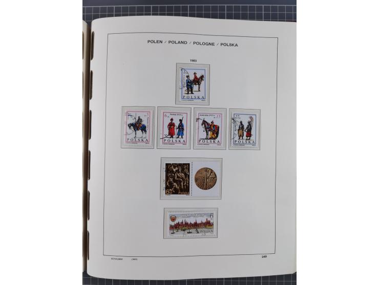 1918/89 (ca.), mint never hinged/unused and mostly used collection with duplicates, including Polish areas, Schlesien, etc., 