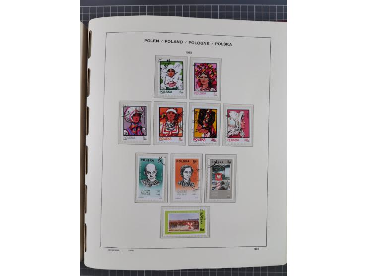 1918/89 (ca.), mint never hinged/unused and mostly used collection with duplicates, including Polish areas, Schlesien, etc., 