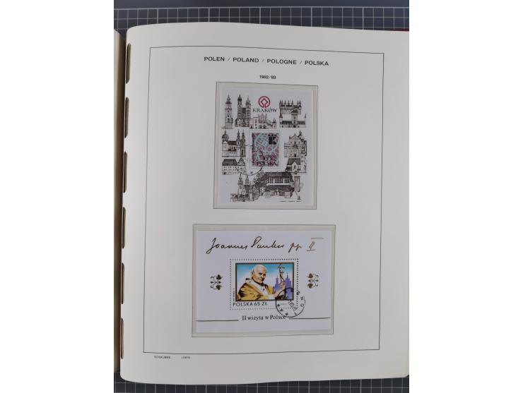 1918/89 (ca.), mint never hinged/unused and mostly used collection with duplicates, including Polish areas, Schlesien, etc., 