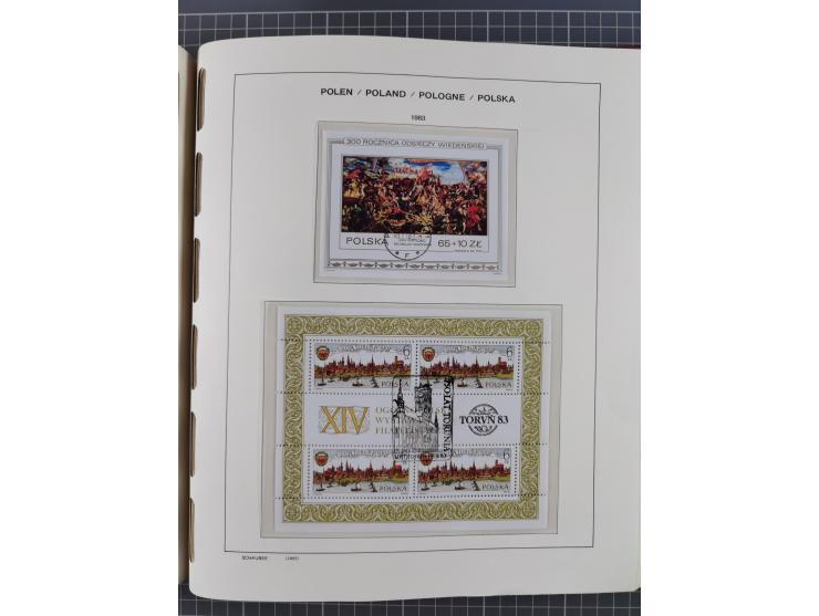 1918/89 (ca.), mint never hinged/unused and mostly used collection with duplicates, including Polish areas, Schlesien, etc., 