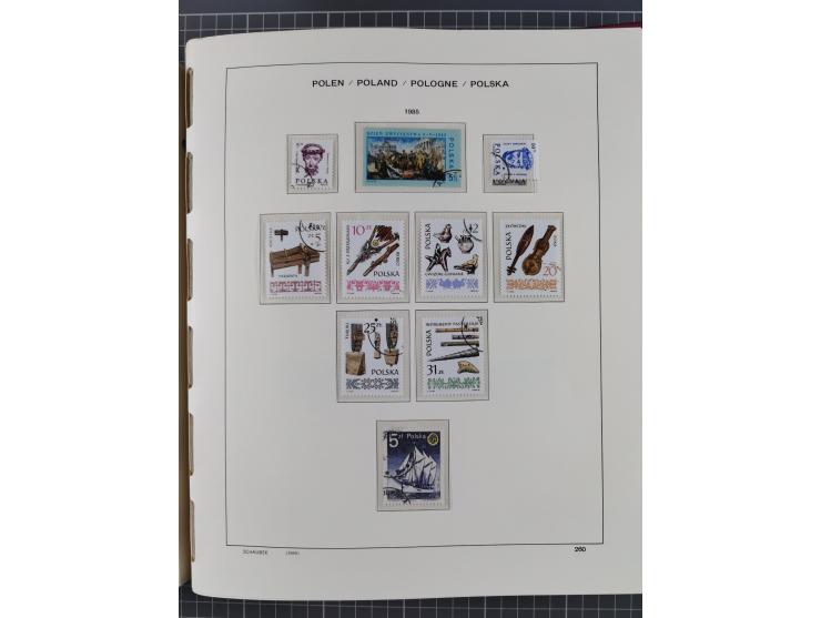 1918/89 (ca.), mint never hinged/unused and mostly used collection with duplicates, including Polish areas, Schlesien, etc., 