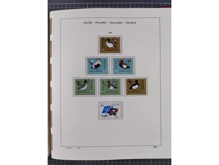 1918/89 (ca.), mint never hinged/unused and mostly used collection with duplicates, including Polish areas, Schlesien, etc., 