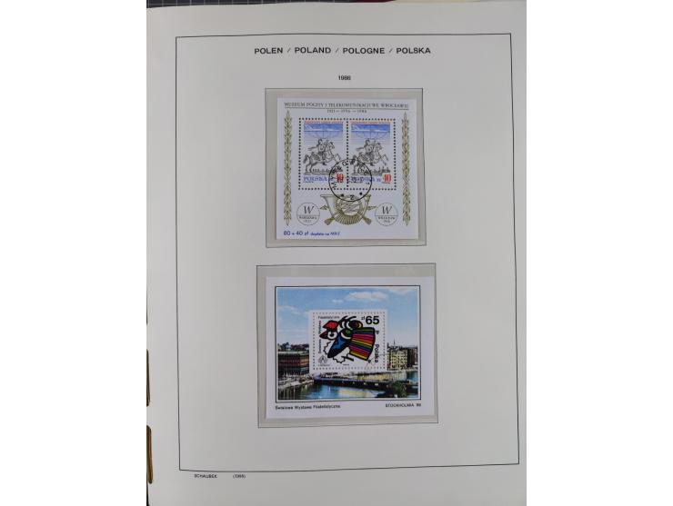 1918/89 (ca.), mint never hinged/unused and mostly used collection with duplicates, including Polish areas, Schlesien, etc., 