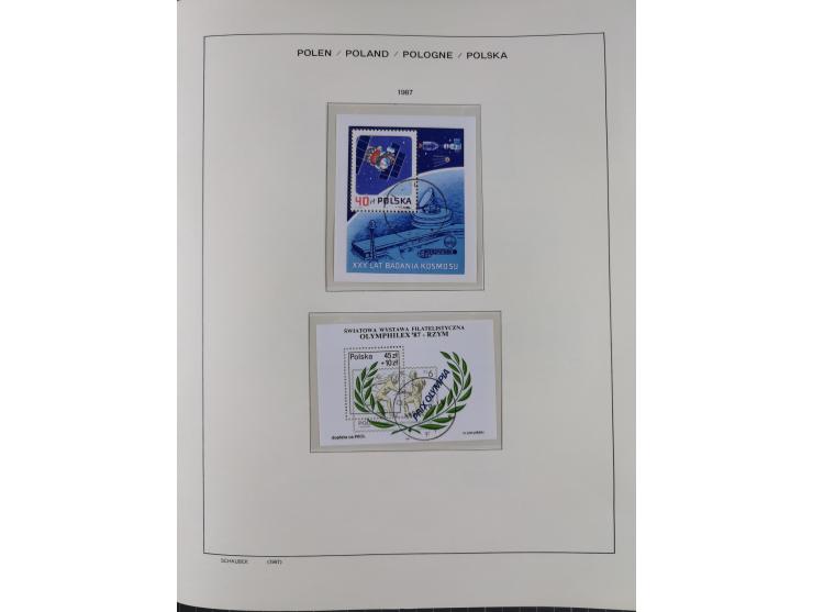 1918/89 (ca.), mint never hinged/unused and mostly used collection with duplicates, including Polish areas, Schlesien, etc., 