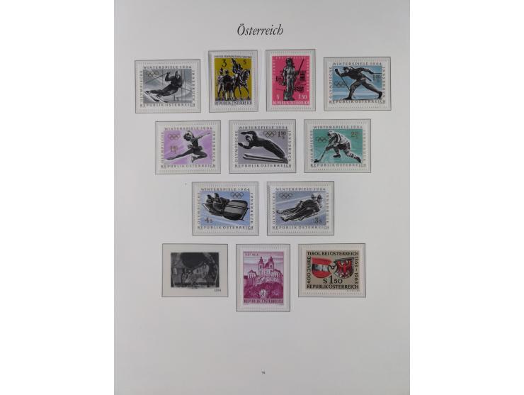 1945/67, in den Hauptnummern komplette bis auf Mi.-Nr. 691 postfrische Sammlung inkl. Mi.-Nr. Va-d sign. Kovar VÖB, 674-92 si