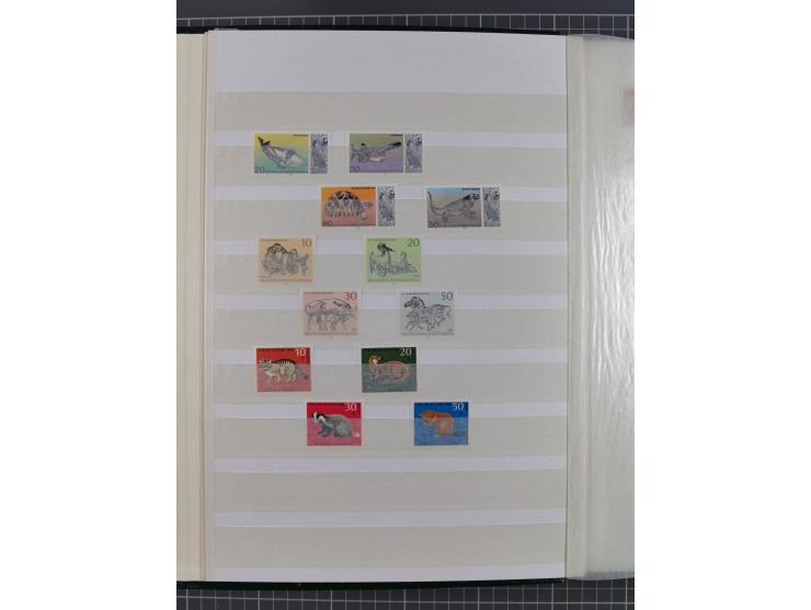 FAUNA: 1940/90 (ca.), collection in album starting with Western Australia Swans, many animal series from Lebanon and Turkey, 